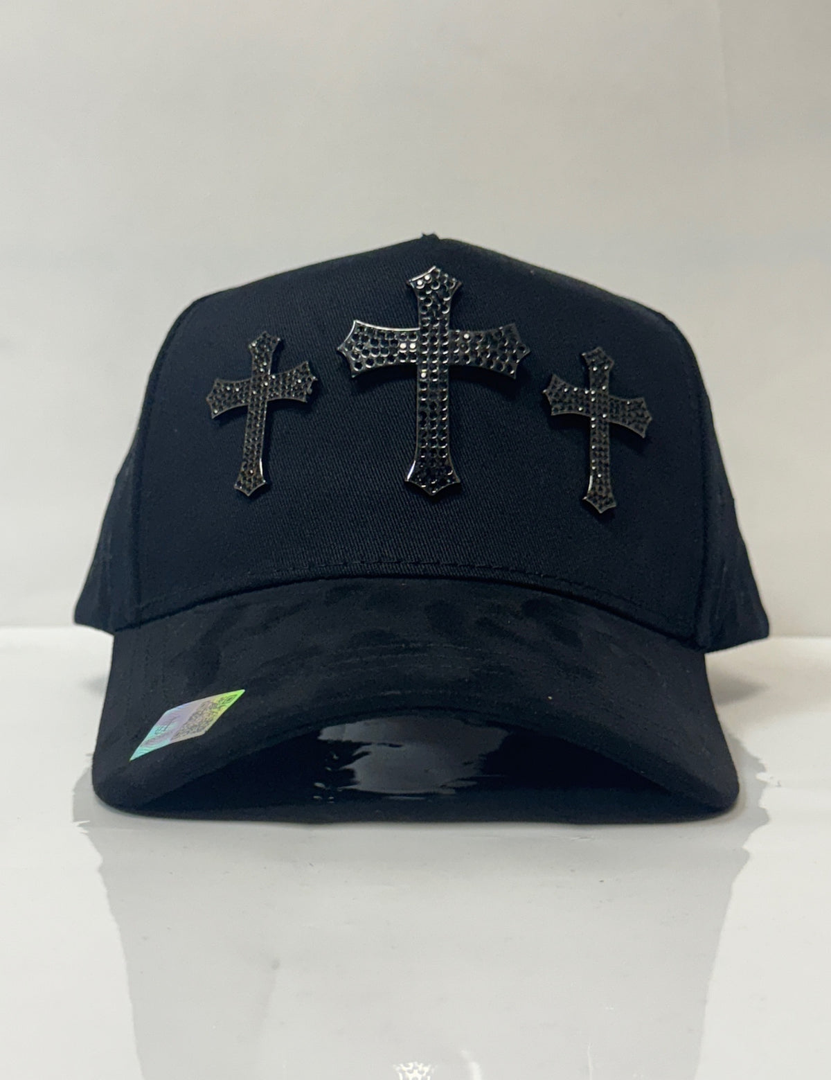 Gorra con cruces negras/Cap with black crosses
